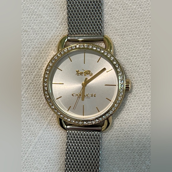 New Coach Woman's Watch Round, Gold, Interlocking Stainless Steel Band - Picture 1 of 9